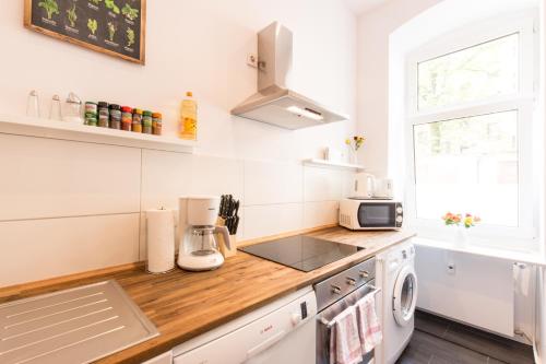 FRITZ by ROCKCHAIR Apartments l SUPERHOST Status l 3 Bedrooms Boxspringbeds 2 Bathrooms 2 Kitchen - Cozy Family & Business Flair welcomes you! photo 44
