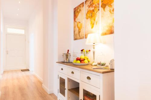 FRITZ by ROCKCHAIR Apartments l SUPERHOST Status l 3 Bedrooms Boxspringbeds 2 Bathrooms 2 Kitchen - Cozy Family & Business Flair welcomes you! photo 49