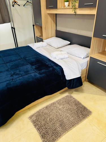 Downtown Comfy Studio 31にあるベッド