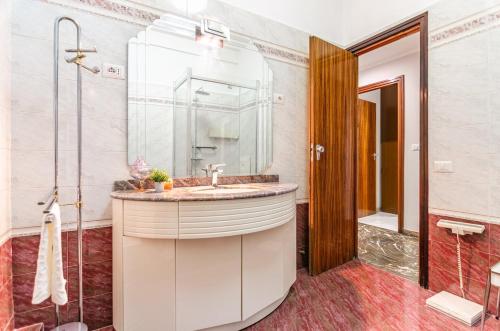 Elegant Retreat in Rome, Comfort & Style - Metro A
