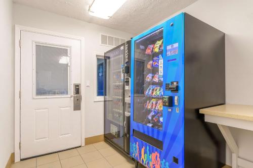 Φωτογραφία από το άλμπουμ του Studio 6 Hayward, CA Silicon Valley Gateway σε Hayward