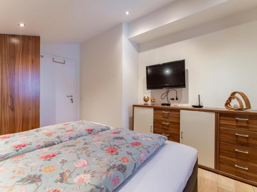 Una cama o camas en una habitación de Residenz am Erzbach