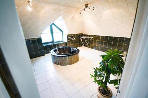 Ένα μπάνιο στο Villa in Brenna near Ski Lifts & Pool