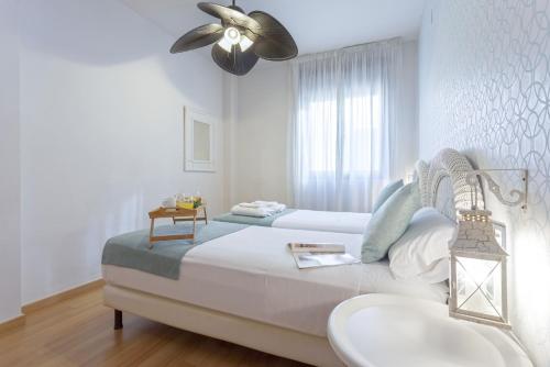 -MalagaSunApts-Terrace,Pool&Park