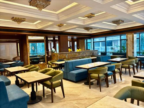 Posezení v ubytování Hotel Mumbai House, Vashi, Navi Mumbai