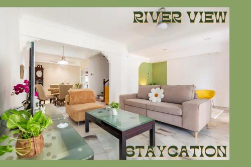 Posezení v ubytování Riverview Staycation 5mins to Sunway Carnival for 9 pax
