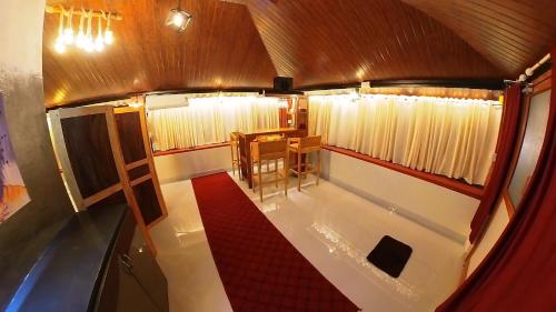 Fotografie z fotogalerie ubytování Entire Villa Homestay Rooms IRITTY v destinaci Irrity