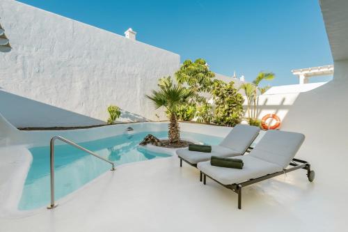 Exclusive Villa in Bahiazul with heated pool