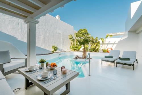 Exclusive Villa in Bahiazul with heated pool