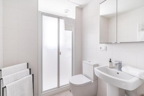 AR11 Stylish flat in perfect location