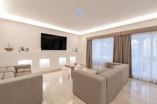 Exclusive Villa in Bahiazul with heated pool