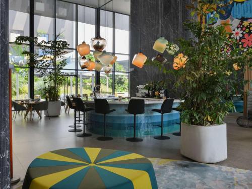 Coin salon dans l'établissement Novotel Abidjan Marcory