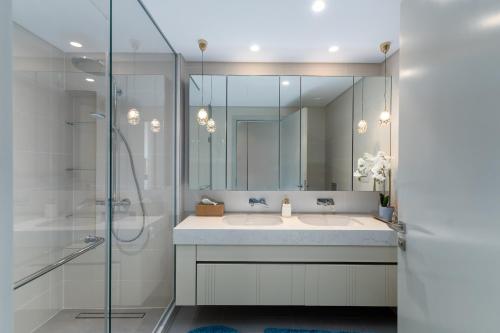 Beach Isle 2, Emaar Beachfront - Mint Stay photo 3