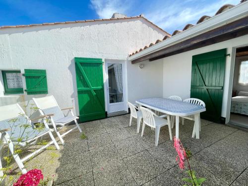 Maison T3 avec piscine chauffée, tennis, proche mer et commerces - FR-1-231-302