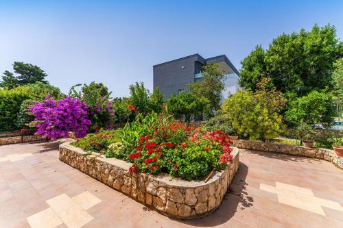 Rooms Tony Near The Beach