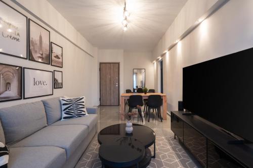 Relaxing Voula Hideaway