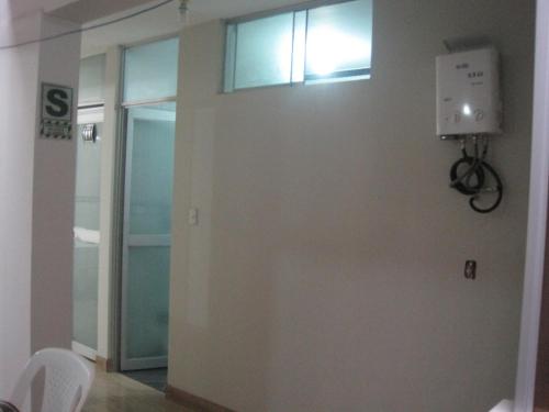 Ванна кімната в Wasi Airport Apartment