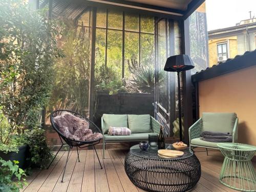OLIVE GARDEN Stylish Studio with cozy terrace