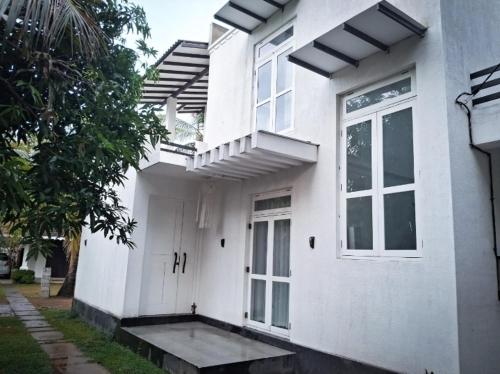 Το κτήριο όπου στεγάζεται  η βίλα