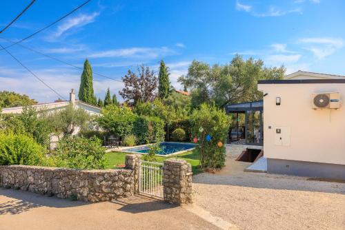 Jacaranda Cottage