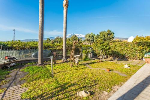 Taman di luar Il Giardino Delle Ninfe Sea