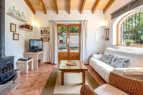 Villa in Alcudia with passion and care in every detail by Renthousing