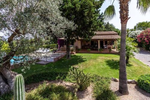 Villa in Alcudia with passion and care in every detail by Renthousing