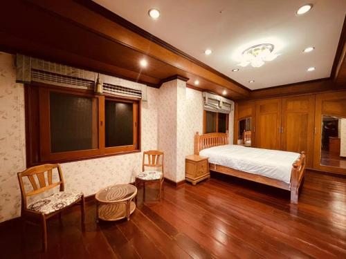 Postel nebo postele na pokoji v ubytování Phoenix Golf 10 Badroom Pool Villa