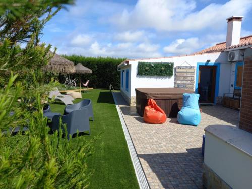 Afbeelding uit fotogalerij van Monte da Sacha,privacidade,jacuzzi e praia in Aljezur