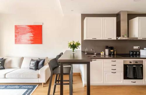 DBS Lux Apartment
