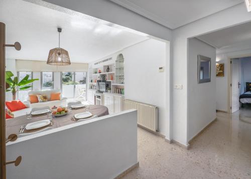 New Charming Apartment by the beach with swimming pool, parking & tennis court
