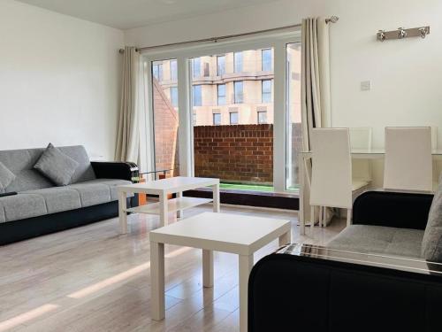 Et opholdsområde på Queensway 2 bedroom flat