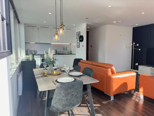 Balcony 60 Inch TV Penthouse City Centre with views photo 10
