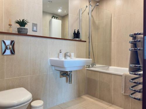 Balcony 60 Inch TV Penthouse City Centre with views photo 4