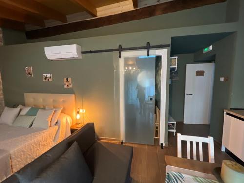 Postel nebo postele na pokoji v ubytování Grupo García de Paredes apartamentos turísticos
