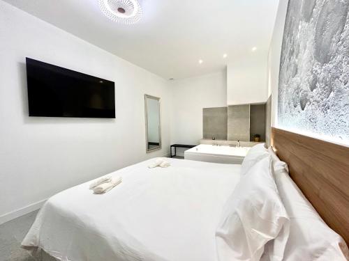 Valencia Getaway - Jacuzzi, Space & Comfort photo 15