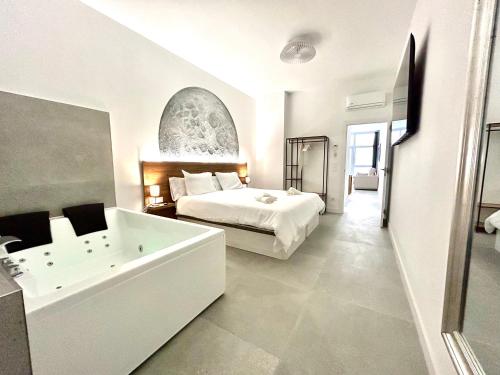Valencia Getaway - Jacuzzi, Space & Comfort photo 18