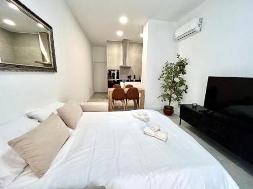 Valencia Getaway - Jacuzzi, Space & Comfort photo 19