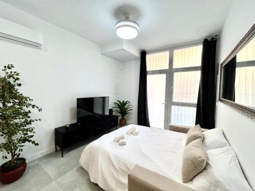 Valencia Getaway - Jacuzzi, Space & Comfort photo 27