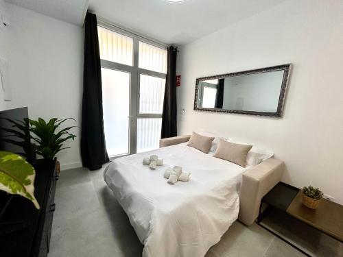 Valencia Getaway - Jacuzzi, Space & Comfort photo 29