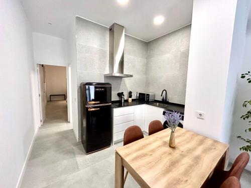 Valencia Getaway - Jacuzzi, Space & Comfort photo 9
