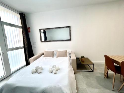 Valencia Getaway - Jacuzzi, Space & Comfort photo 35