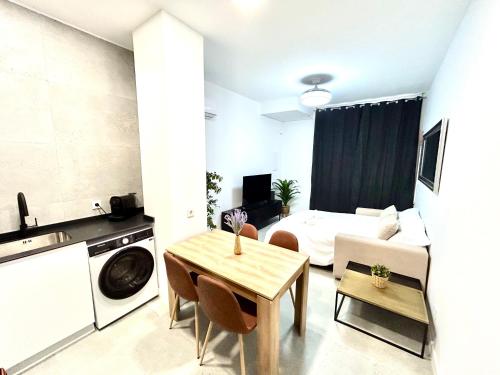 Valencia Getaway - Jacuzzi, Space & Comfort photo 40