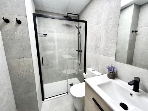 Valencia Getaway - Jacuzzi, Space & Comfort photo 42