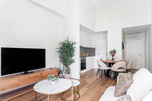 Valencia City Apartment with Gym Pool Free Parking TheHavenEscape