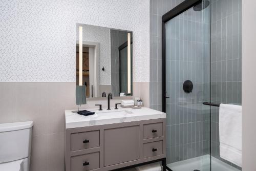Koupelna v ubytování Denizen Hotel