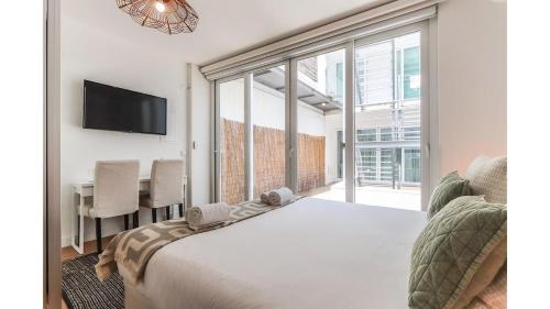 Principe Real Cozy Bright Studio Apt with AC