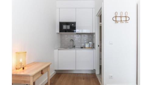 Principe Real Cozy Bright Studio Apt with AC