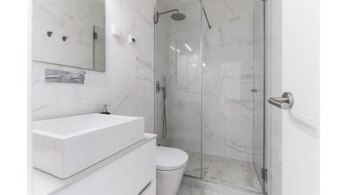 Principe Real Cozy Bright Studio Apt with AC