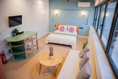 G&H Acropolis Stays! Iconic Views, Stylish Comfort